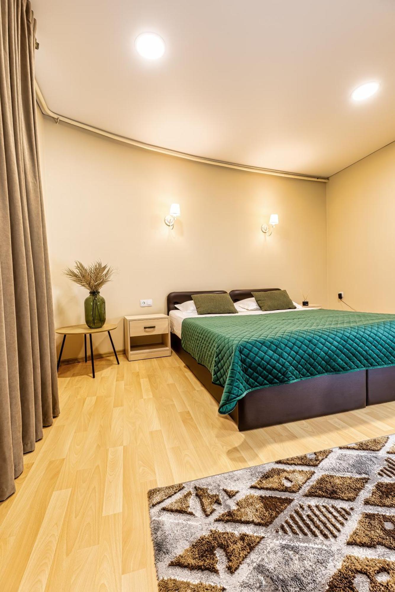 Todiresti  Sv Hotel, Restaurant & Airport Parking מראה חיצוני תמונה